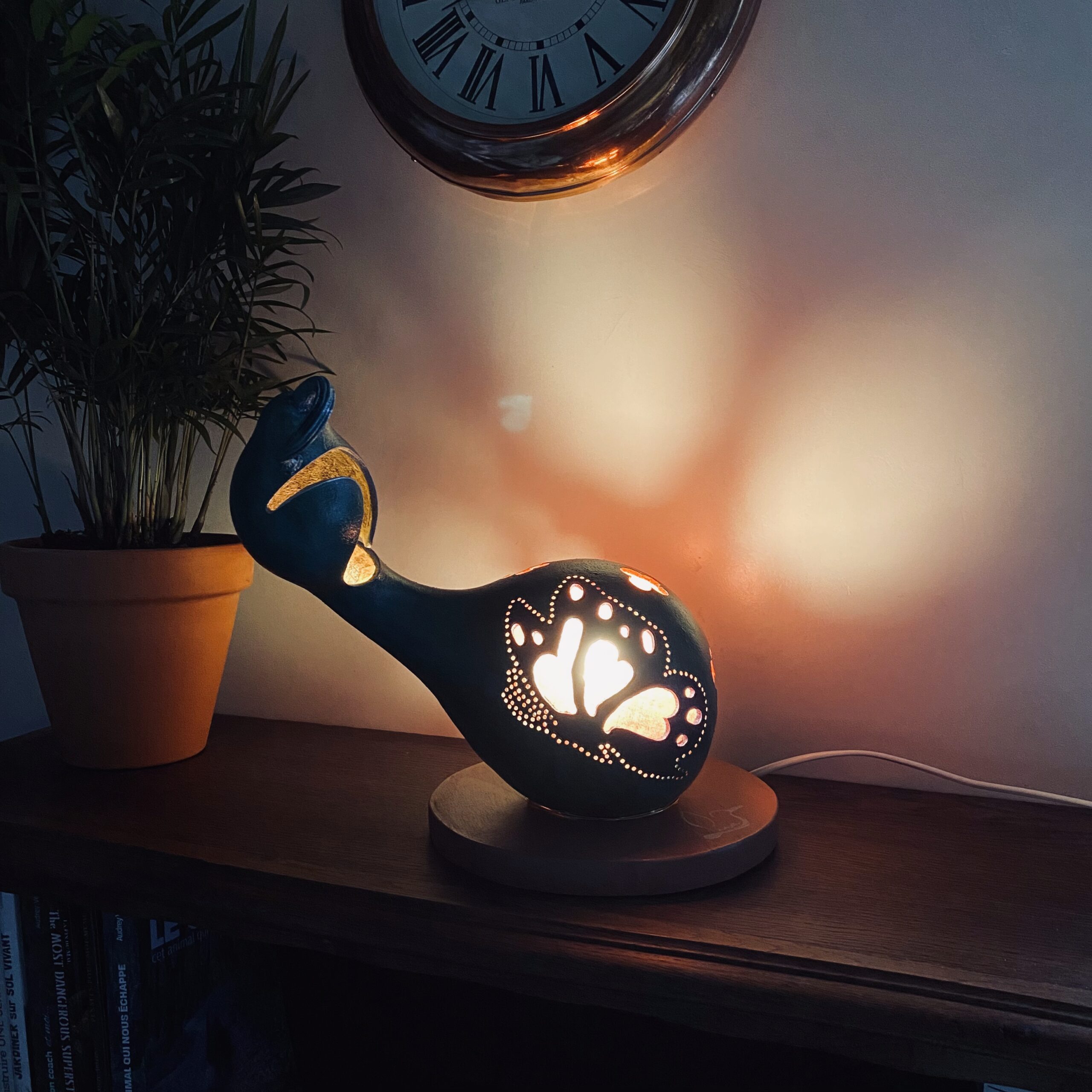 Moyenne - motif papillon - bleu turquoise et bleu foncé – Image 2