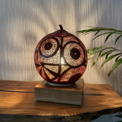 Lampe en calebasse « Terre de Provence » - Pièce unique - Création artisanale française - socle en Chêne Massif - H 23 cm